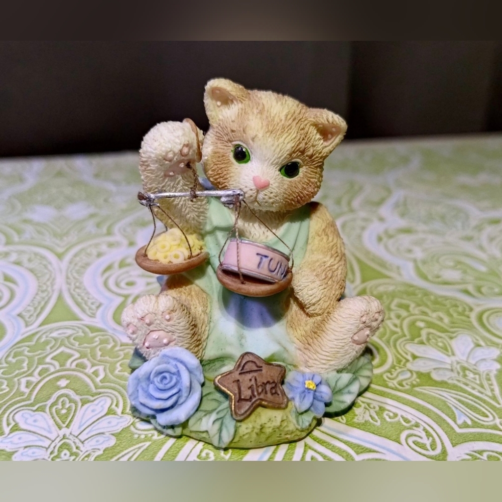 Calico Kittens Figure